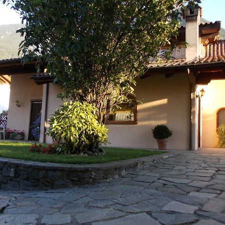 Bed and Breakfast Les Hirondelles Феніс Екстер'єр фото