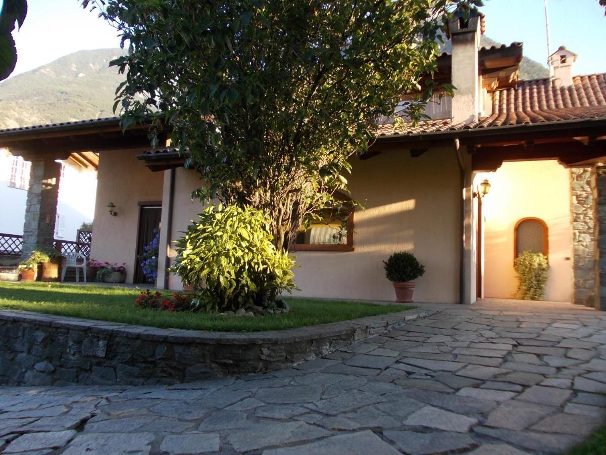 Bed and Breakfast Les Hirondelles Феніс Екстер'єр фото