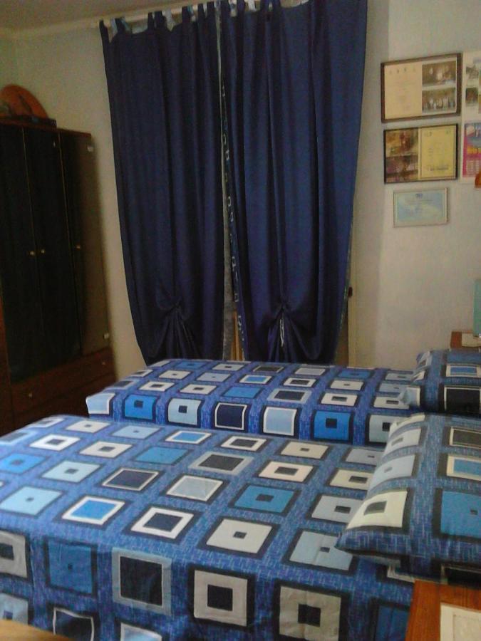 Bed and Breakfast Les Hirondelles Феніс Екстер'єр фото